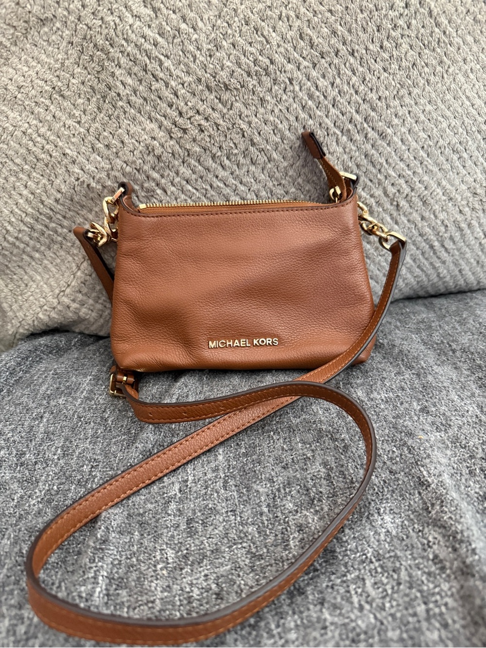 MICHAEL KORS Chestnut Brown Leather Crossbody with Gold Hardware